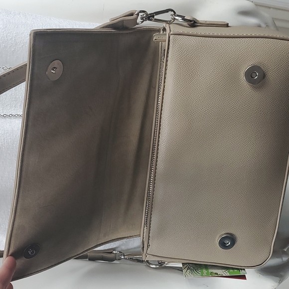 NEW Badgley Mischka Taupe Crossbody Vegan Leather Handbag with Bow and monogram. - Picture 7 of 12